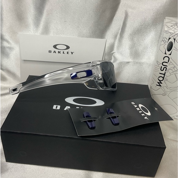 LAST ONE!! CUSTOM BATWOLF OAKLEYS - Picture 7 of 9